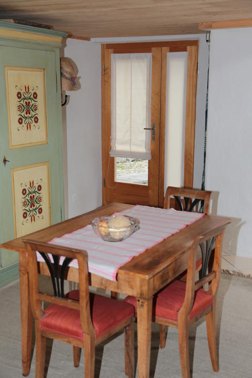 Rustico Apartment Verdabbio Ruang foto
